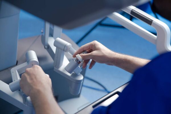 Controle de sistema de cirurgia robótica