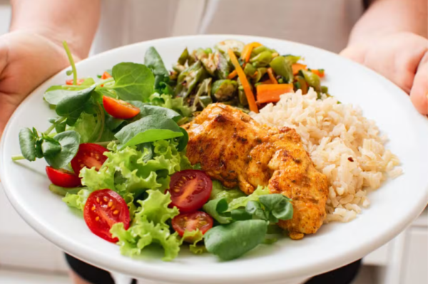 prato com alimentação saudável
